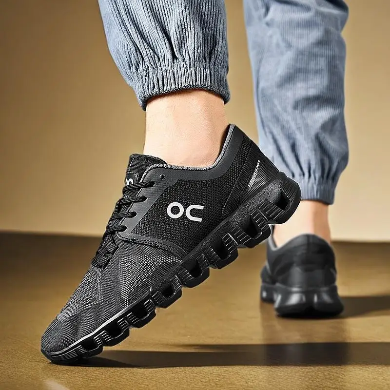 

Simple and fashionable cushioned running shoes are fast and comfortable for couples