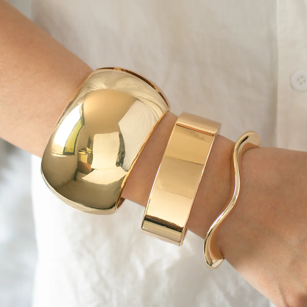 

GZJPEI Punk Chunky Spring Bangles Smooth Heavy Metal Wide Cuff Bracelet On Hand For Women Unisex Hip Hop Party Jewelry 2025 New