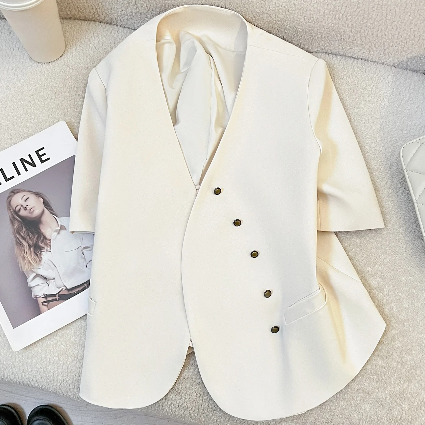 Summer Cool Sensation Short Sleeve Suit Jacket Women's Thin Design Casual Top Beige Color Commute Style V-Neck Button Detail