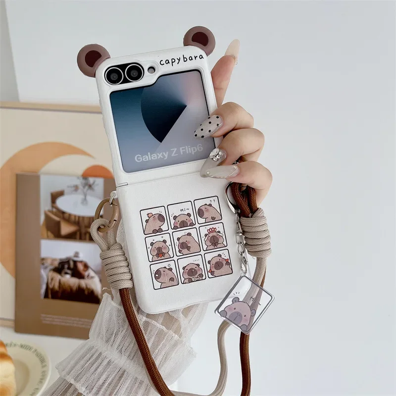 Funda de teléfono blanca Capybara para Samsung Galaxy Z Flip 6 5 4 funda protectora trasera para ZFlip4 ZFlip5 ZFlip6