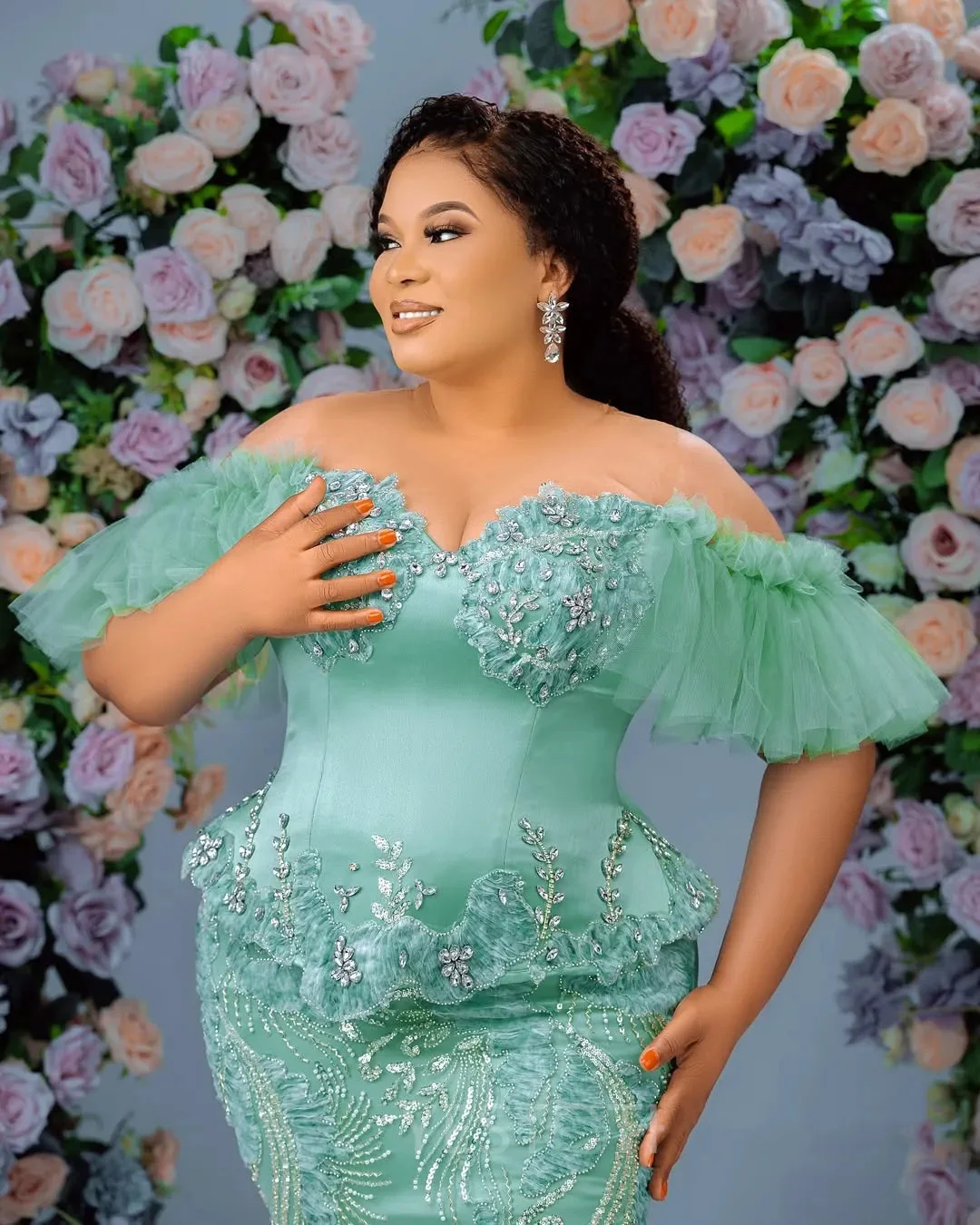 المناسبات الخاصة شير الرقبة مطرز الدانتيل الوهم فساتين السهرة بلورات النعناع فستان الحفلة الراقصة مستقيم زين فساتين حفلات طويلة