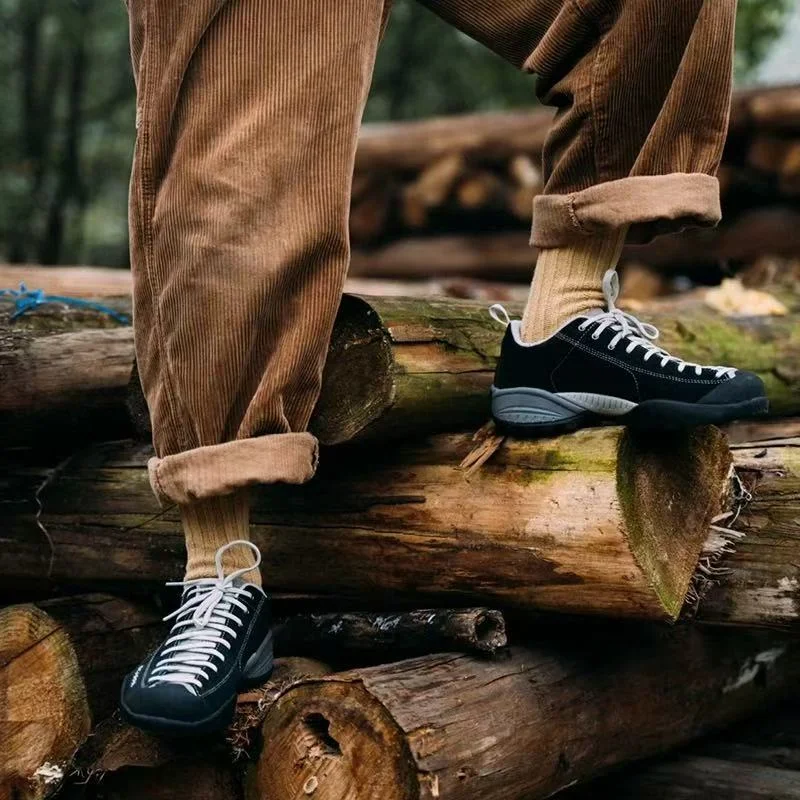 

Classic brand top quality couple outdoor hiking shoes non-slip fishing shoes professional men women hiking shoes