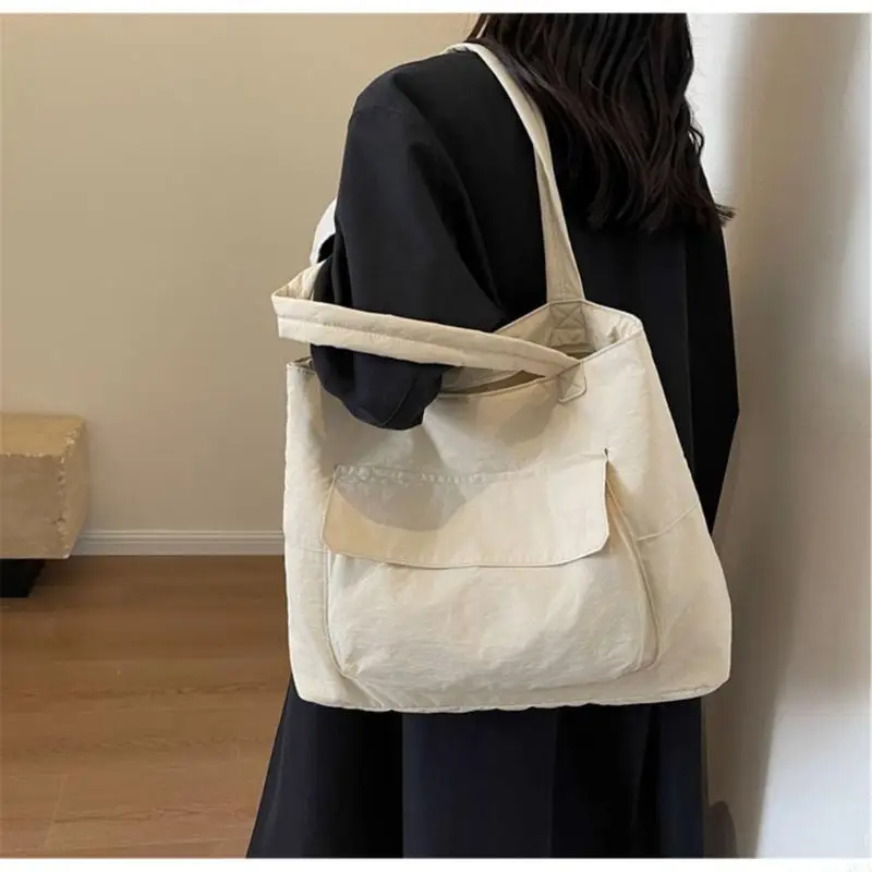 

Spacious Nylon Shoulder Bag Large Handbag Perfect for Carrying Your Belongings 20CA