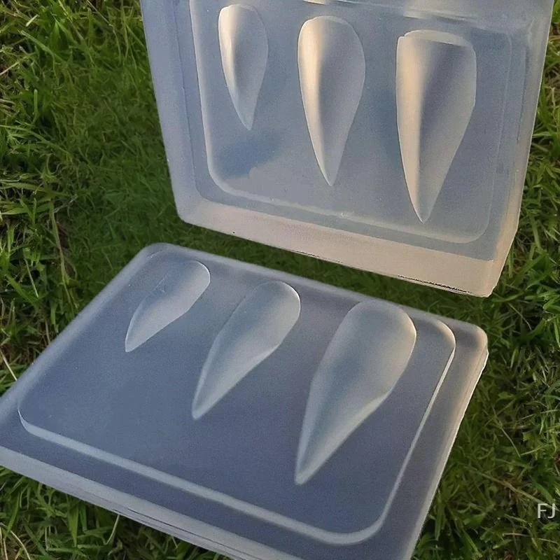 

DIY Silicone Nail Art Mold with Dragon Claw Series, Transparent Sharp Claw Design