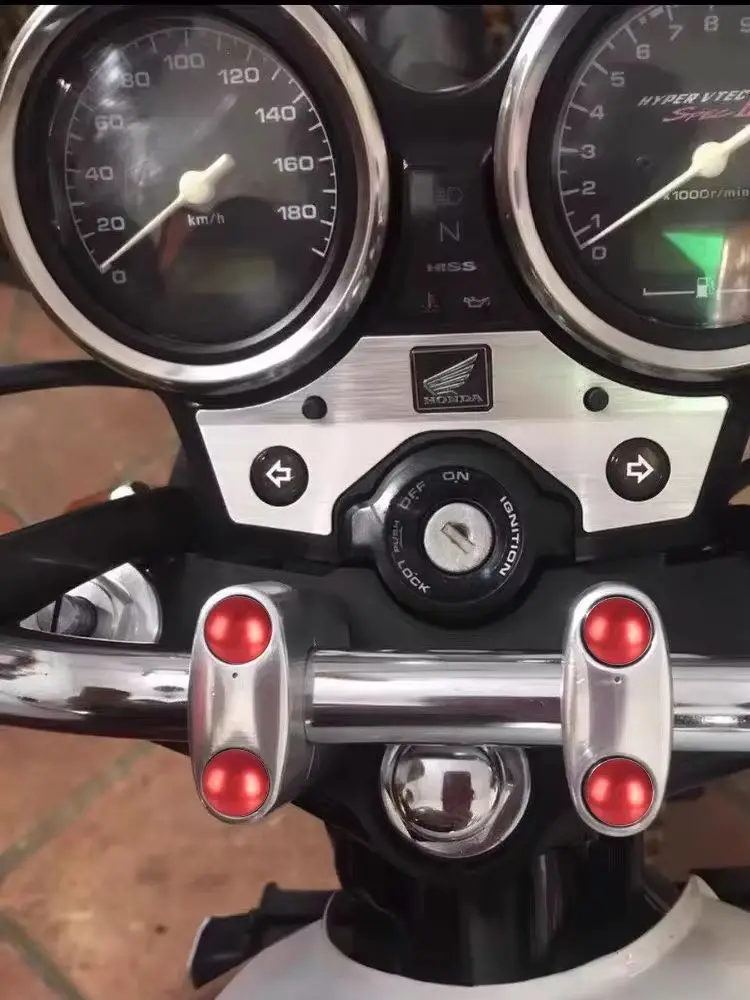 Uniwersalna nakrętka sześciokątna M6 M8 M10 z aluminium, odporna na rdzę, osłona przeciwpyłowa do części motocyklowych Suzuki, Yamaha, Kawasaki, Honda. — 2