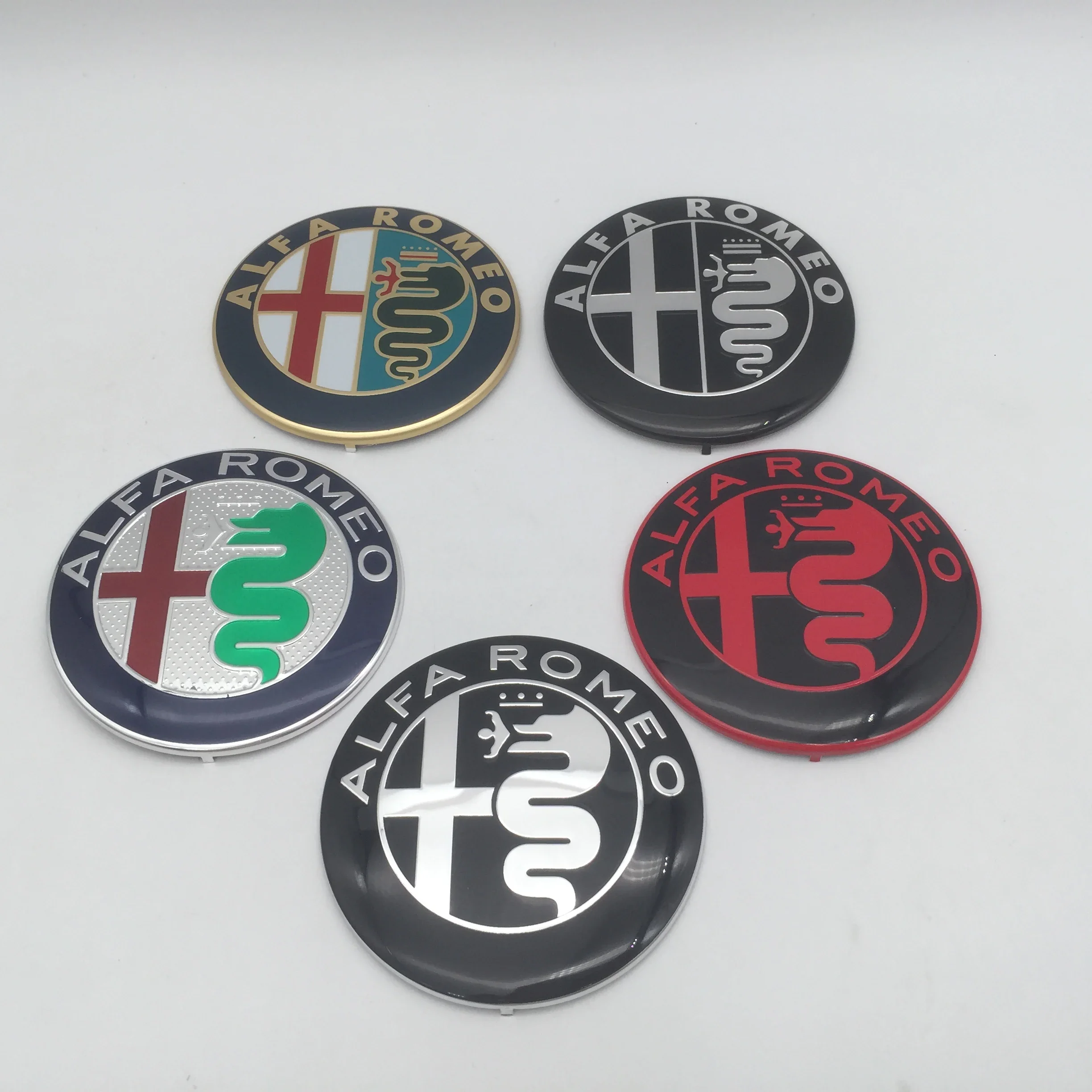 2 قطعة ل AlfaRomeo 147 156 159 74 مللي متر غطاء محرك السيارة الأمامي شعار بونيه مصبغة ملصق الخلفي الجذع شارة ملصق مائي التصميم اكسسوارات السيارات