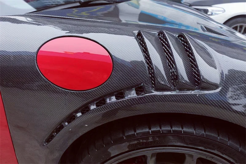 

Комплект обвеса из карбона: переднее крыло, кромка переднего бампера, задний диффузор для Porsche Cayman 718 2016-2018