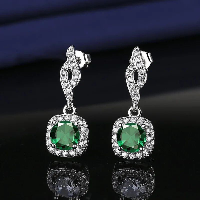 Korean-style 925 sterling silver square zirconia earrings for ladies, fashionable and simple, suitable for parties and other occ