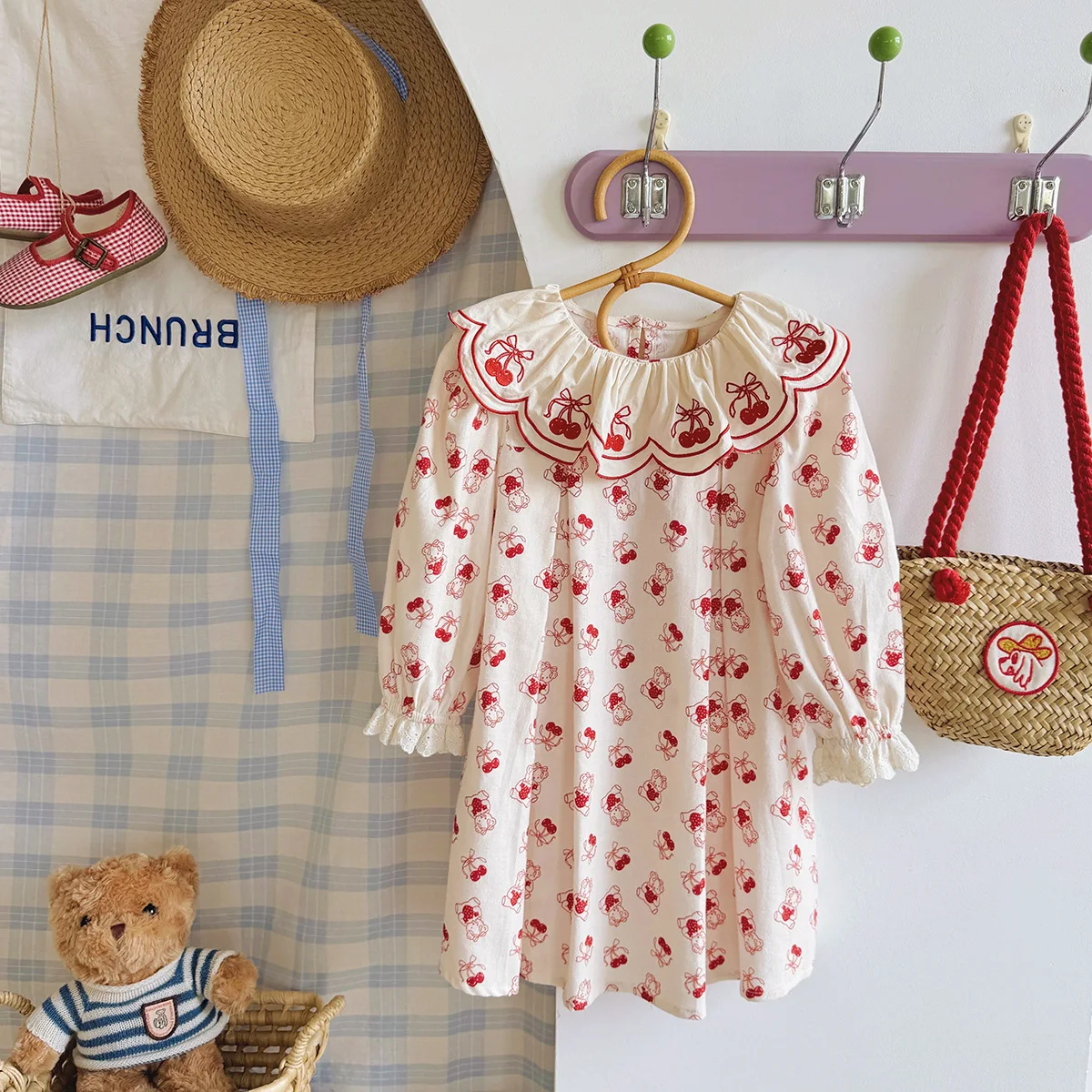 

Adorable Bear Embroidery Pleated Collar Girls Dress Cherry Sweet Princess Long Sleeve Children's Dress Autumn 2025 Style
