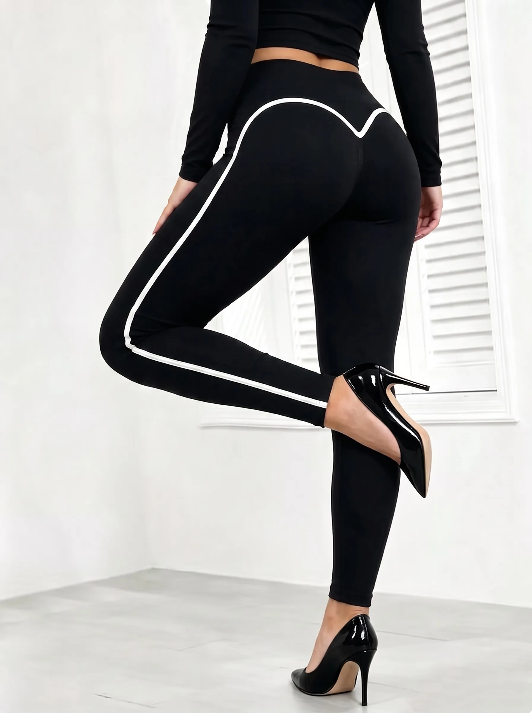 Women's Autumn Winter Leggings Fashionable Side Stripes Hip Lifting Abdominal Compression Sports Yoga Pants