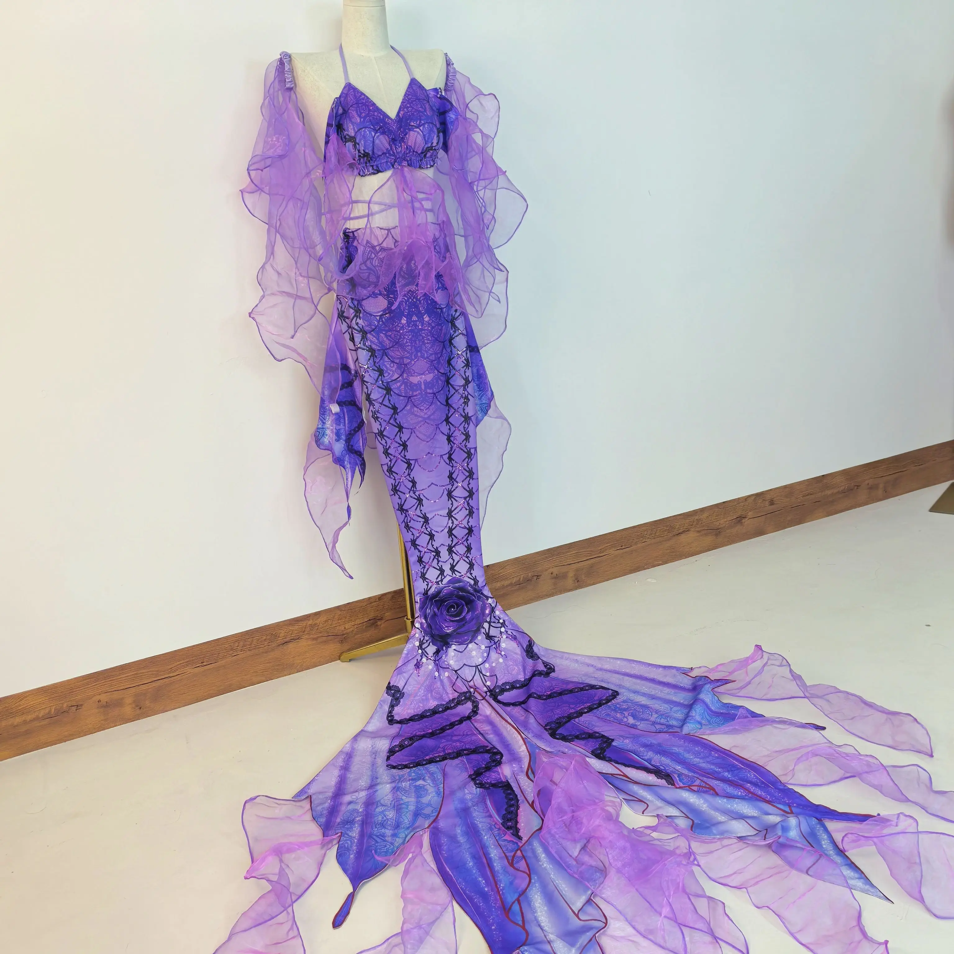 

Original Mermaid Fish Tail Dream, Rose Language, Floating Veil, Mermaid Diving, Halloween At The Rose Aquarium