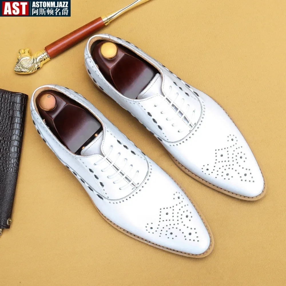 

Luxury Brand Men Oxford Shoes Lace Up Pointed Toe White Fashion Carving Men Dress Shoes Wedding Office Real Leather Men's Shoes