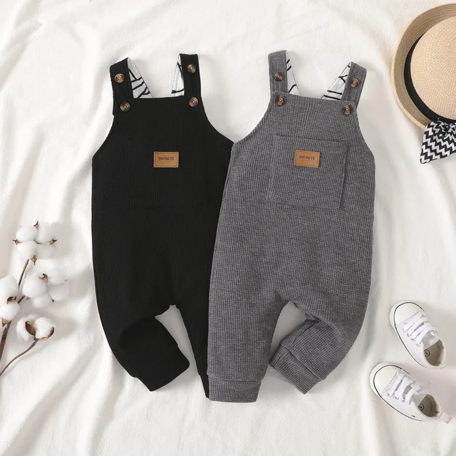 PatPat Baby Boy Waffle Letter Patched Pocket Front Overalls tekstura skóry Awangardowy Casual/Outdoor Oversize