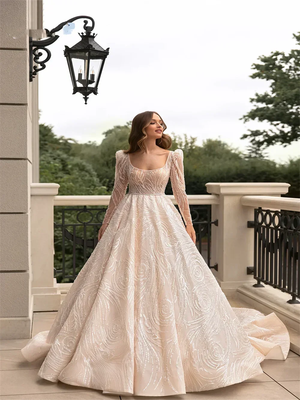 Abiti da sposa principessa di lusso per le donne Paillettes maniche lunghe Colletto quadrato Dubai Abiti da sposa Eleganti Abiti da sposa 2024