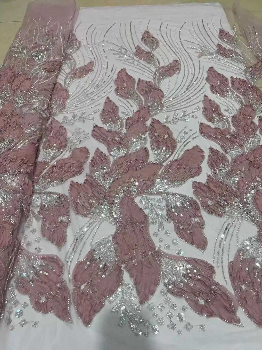 

Latest Luxury Nigerian Beaded Tulle Lace High-Quality African French Sequins Embroidery Net Lace Fabric For Party Dress Sewing