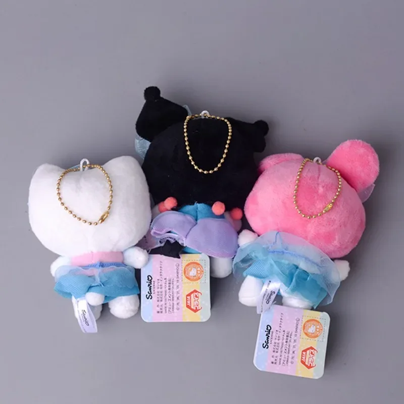 Sanrio อนิเมะการ์ดเมโลดี้ Kuromi Cinnamoroll ของเล่นตลกน่ารักๆ Hello Kitty Key Hang liontin boneka รถแขวนกุญแจผู้หญิงรางวัล