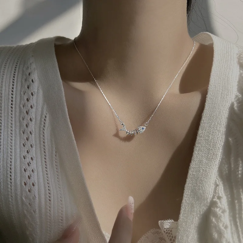 1Pc Golden Fish Bone Pendant Necklace, Sparkling Cubic Zirconia Fish Skeleton Chain, Cute Unique Animal Statement Neck Jewelry