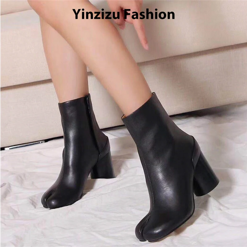 

2025 Luxury Brand Designer Split Toe Ankle Boots Fashion Chunky Round High Heels Women Boots Winter Tabi Shoes Short Boots