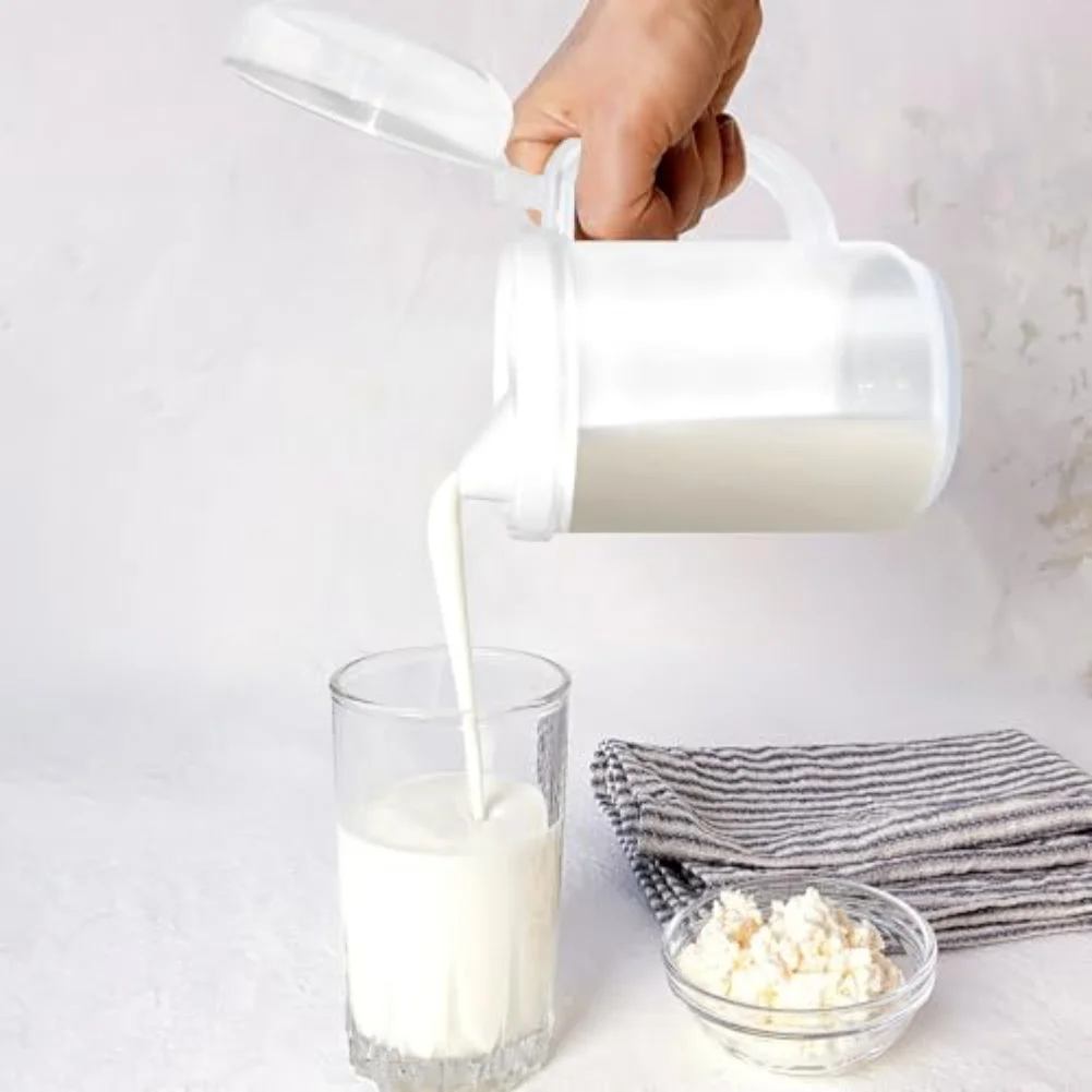 3-Pack 650ml Pitchers Milk Creamer Frothing Pitcher With Lid&Handle Transparent Plastic Round Oil Dispensers Kitchen Baking Tool