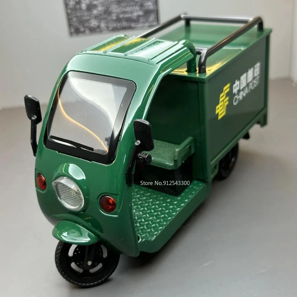 1/24 Express Delivery Tricycle Model Toy Car Metal Diecasting Sound Light Pull Back Three Wheeled Motorcycle Decorative Models