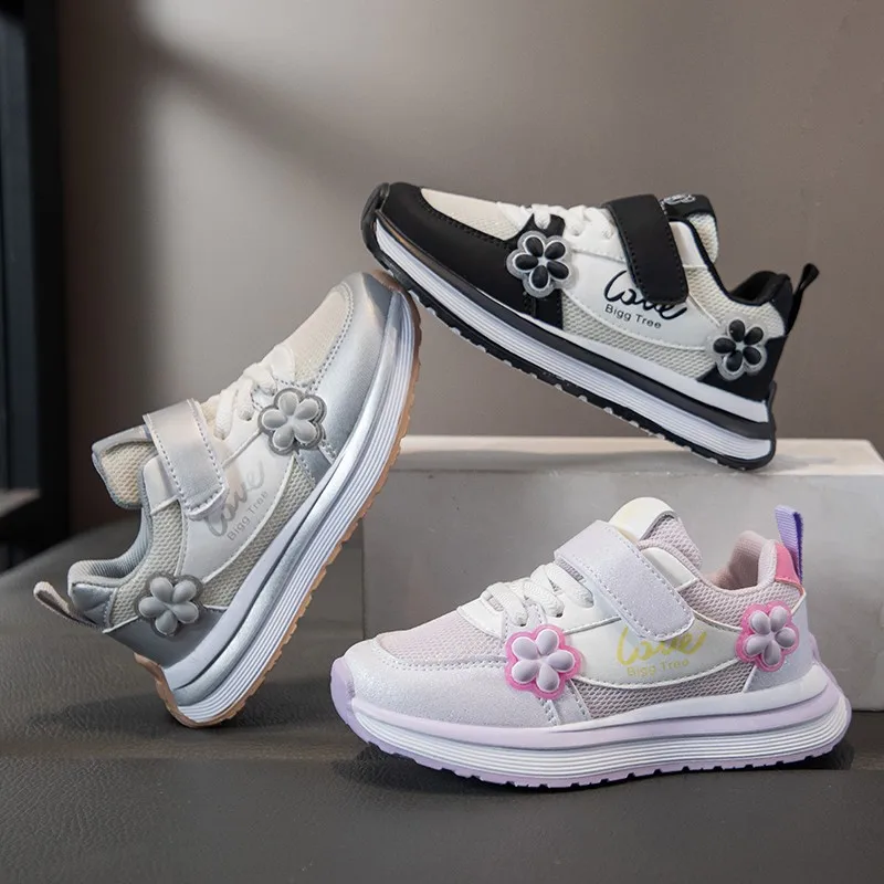 

Boys Girls Athletic Shoes with Cute Flowers 2026 New Spring Toddler Platform Barefoot Sneakers Soft Sole Versatile School Shoes