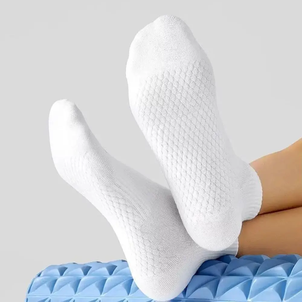 New Cotton Low Cut Socks Breathable Mesh Sweat Absorbing Short Sports Socks Anti-Odor Thick Sole Casual Socks Men and Women