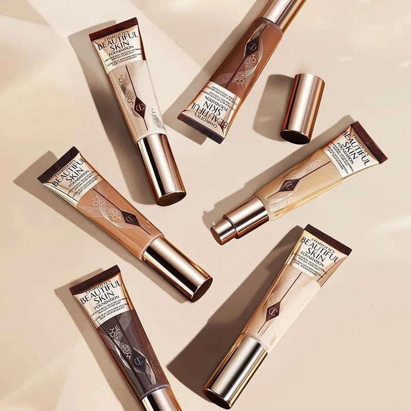 

Charlotte Tilbury 30 мл The Soft Light Essence Жидкая основа под макияж с гиалуроновой кислотой, стойкая, увлажняющая, контролирующая жирность, для женщин