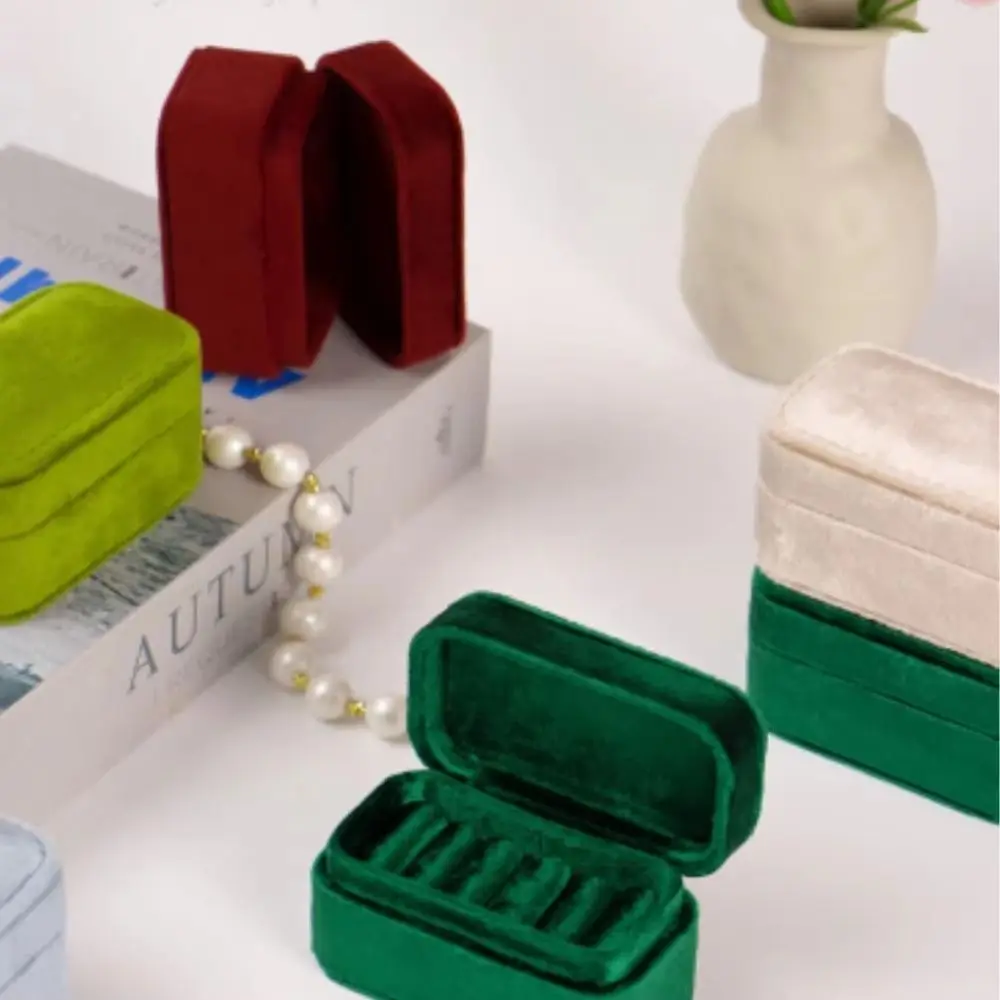 

Simple Luxury Velvet Rings Holder Wedding Square Rings Bearer Box Storage Packaging Jewelry Organizer Couple
