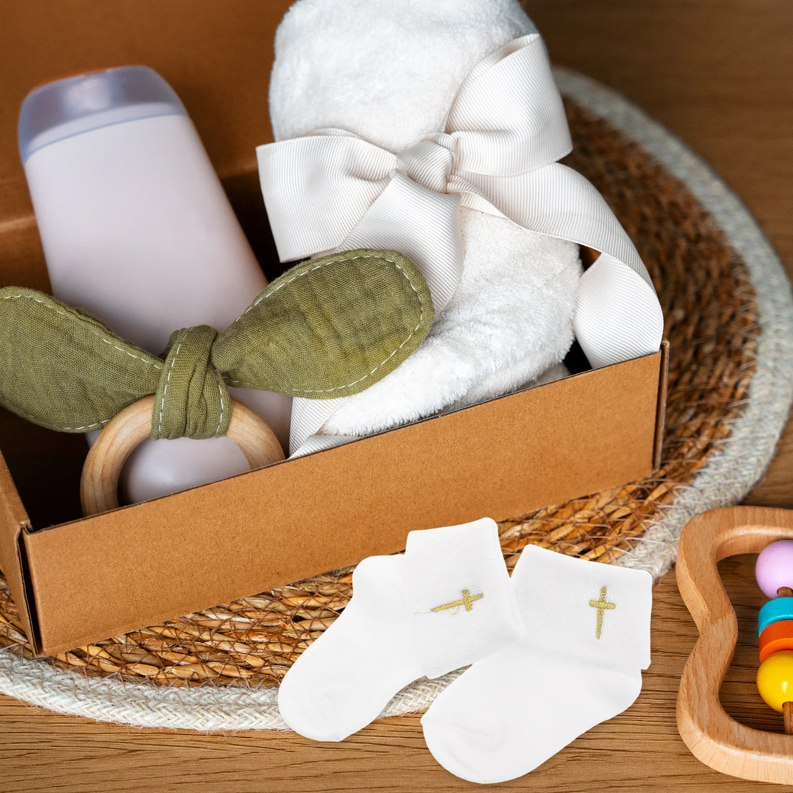 1 paire de chaussettes blanches pour bébé, confortables, manchette tournante en coton pour nourrissons de 0 à 1 ans, chaussettes de baptême antidérapantes