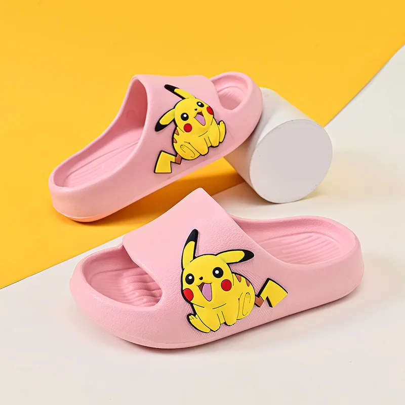 Kawaii Pokemon Pikachu pantofole da bagno per adulti bambini Cartoon Summer Beach pantofole antiscivolo Soft Slipper uomo donna regali