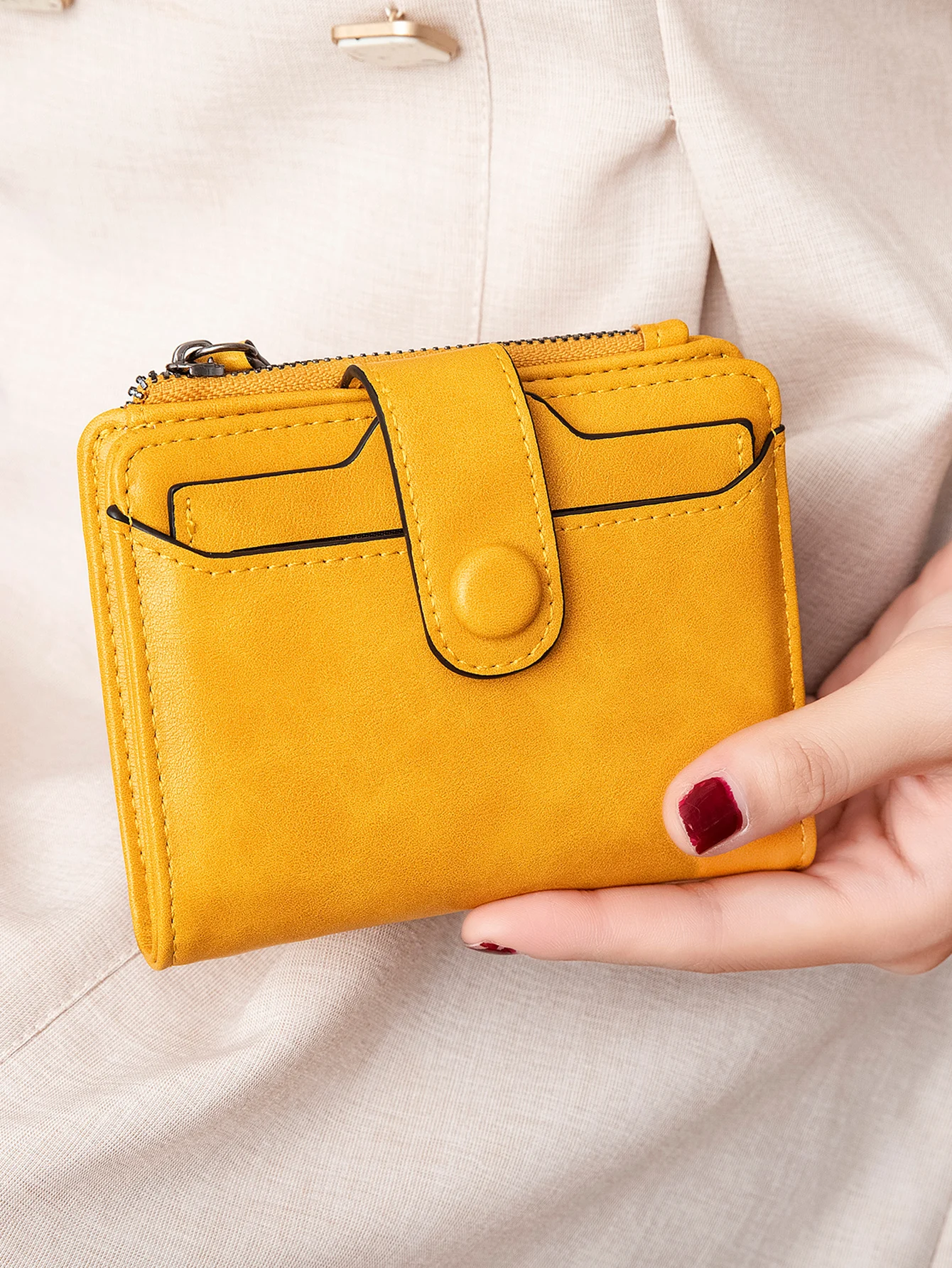 Thin and minimalist women\'s short wallet with detachable card slot and ID card window, suitable for men and women to use