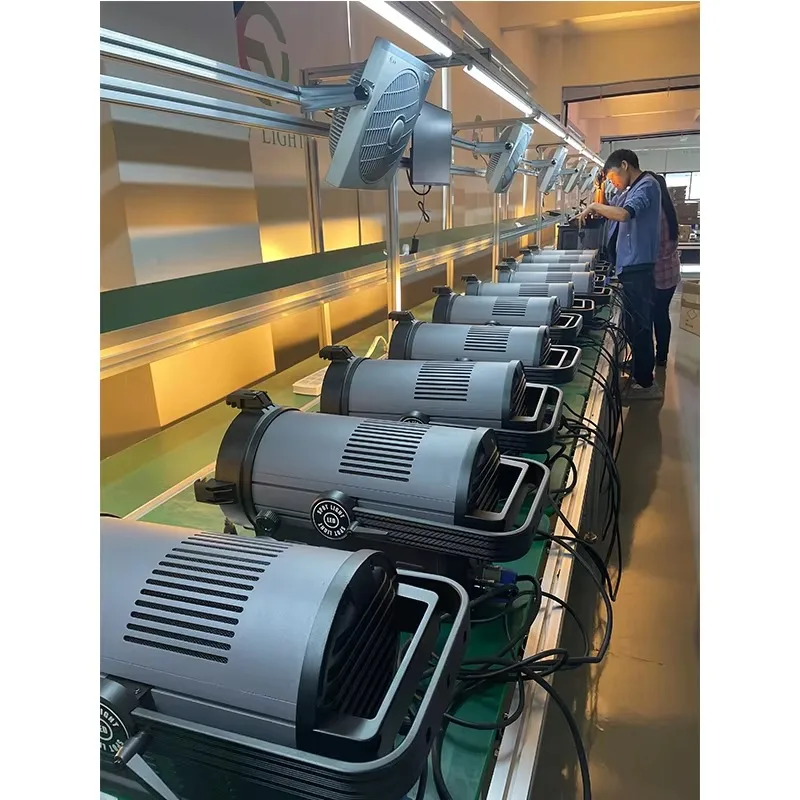350W 5-in-1 RGBAL LED Fresnel Light CCT Tunable 2200K-8000K DMX Professional Sports Stadium Stage Lighting view 6