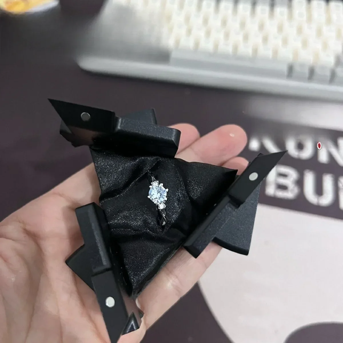 1PC segreto creativo cubo di Rubik proposta anello regalo scatola di immagazzinaggio ruotabile strumento
