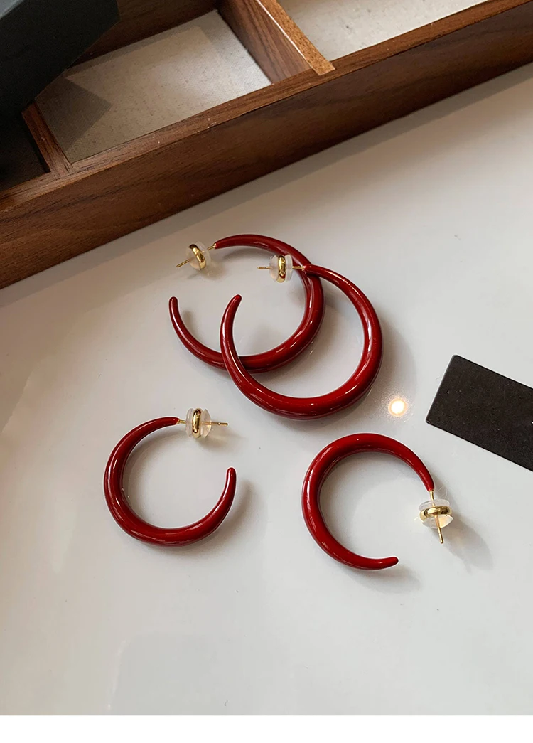 2026 Neujahrs-Ohrringe in Weinrot mit Emaille, C-förmig, europäischer und amerikanischer Stil, schlichte Accessoires für Damen – Detail 16