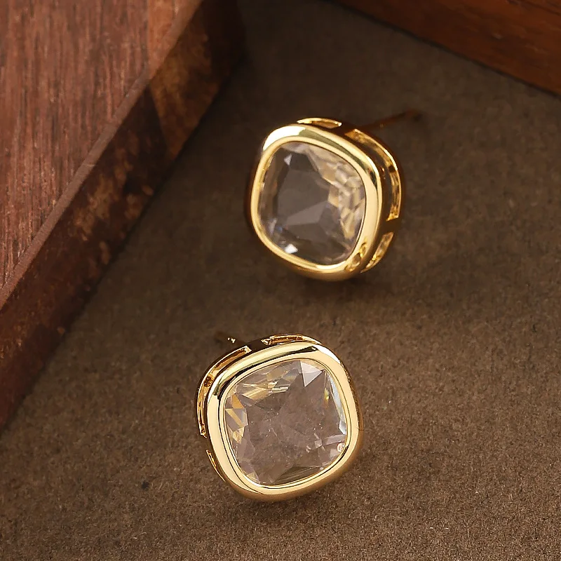 Fashionable and exquisite internet celebrity wind glass crystal geometric square earrings high-end versatile simple earrings