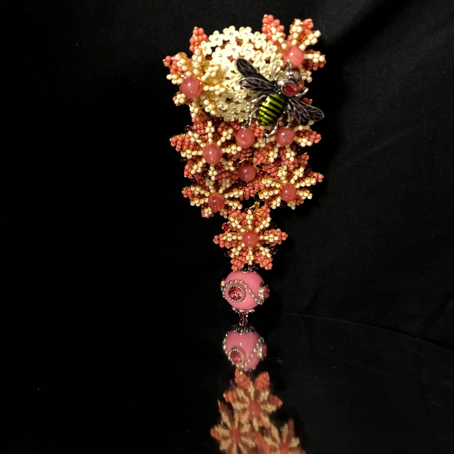 delicate brooch  pink flower gemstone inlaid  corsages hand-woven coat pin brooch