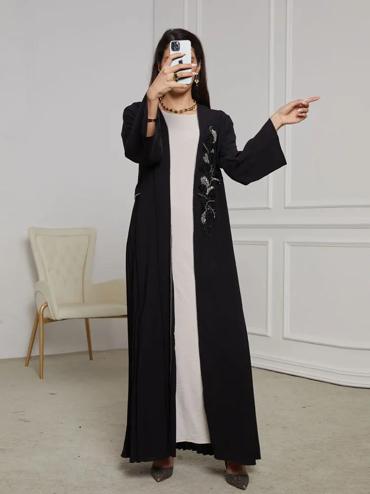 

Абайя ручной работы: Аутентичная ближневосточная абайя с декоративной вышивкой, ажурный кардиган-абайя, роскошное элегантное вечернее платье