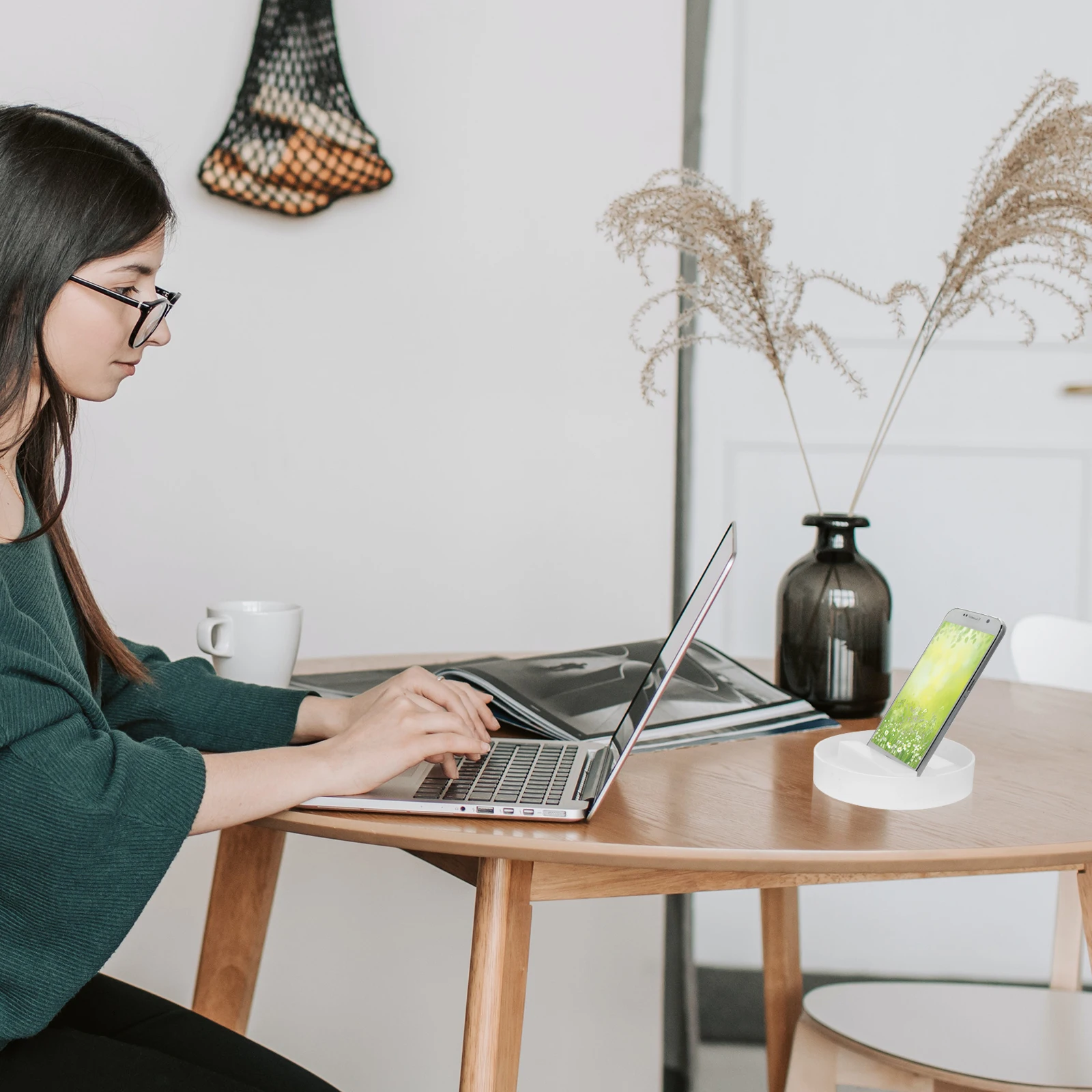 

1pc Mobile Phone Holder Silicone Mold White High Flexibility Durable Crystal Epoxy Crafts Tablet Stand Cup Mat Diy Tool Coaster