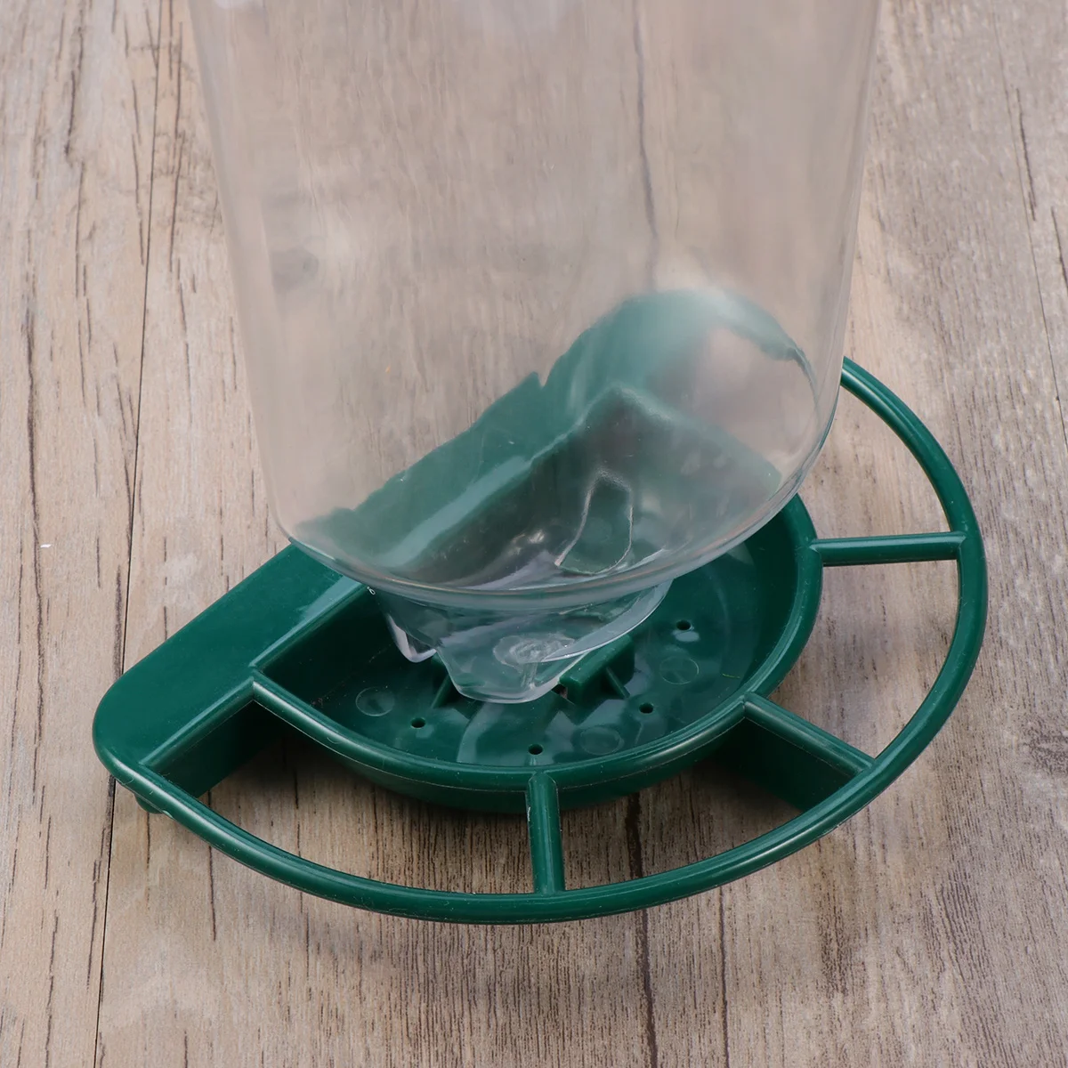 

Premium Transparent Bird Feeder for Window Mounting with Strong Sucker Portable Lightweight Wild Bird Feeding Tool for Parrot