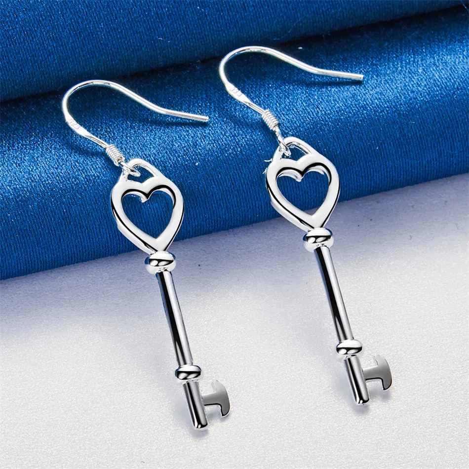 

A pair of 925 sterling silver heart-shaped key pendant earrings, women's fashion accessories, party jewelry