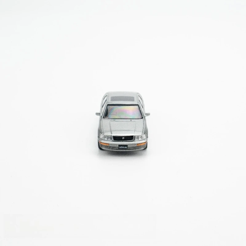 

Diecast TW 1:64 Scale Lexus LS400 (UCF10) T64G-082-GY Car Model