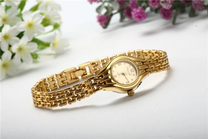 Piccolo Orologio da donna orologi al quarzo cinturino in oro da donna semplice moda femminile Orologio dorato con diamanti Mini Orologio da polso