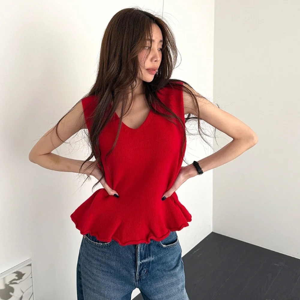 

Spring 2026 Early Korean Sle Pure Color V-Ne Svel Knitted Top Women's Faion Small irt with Hem Lace Design