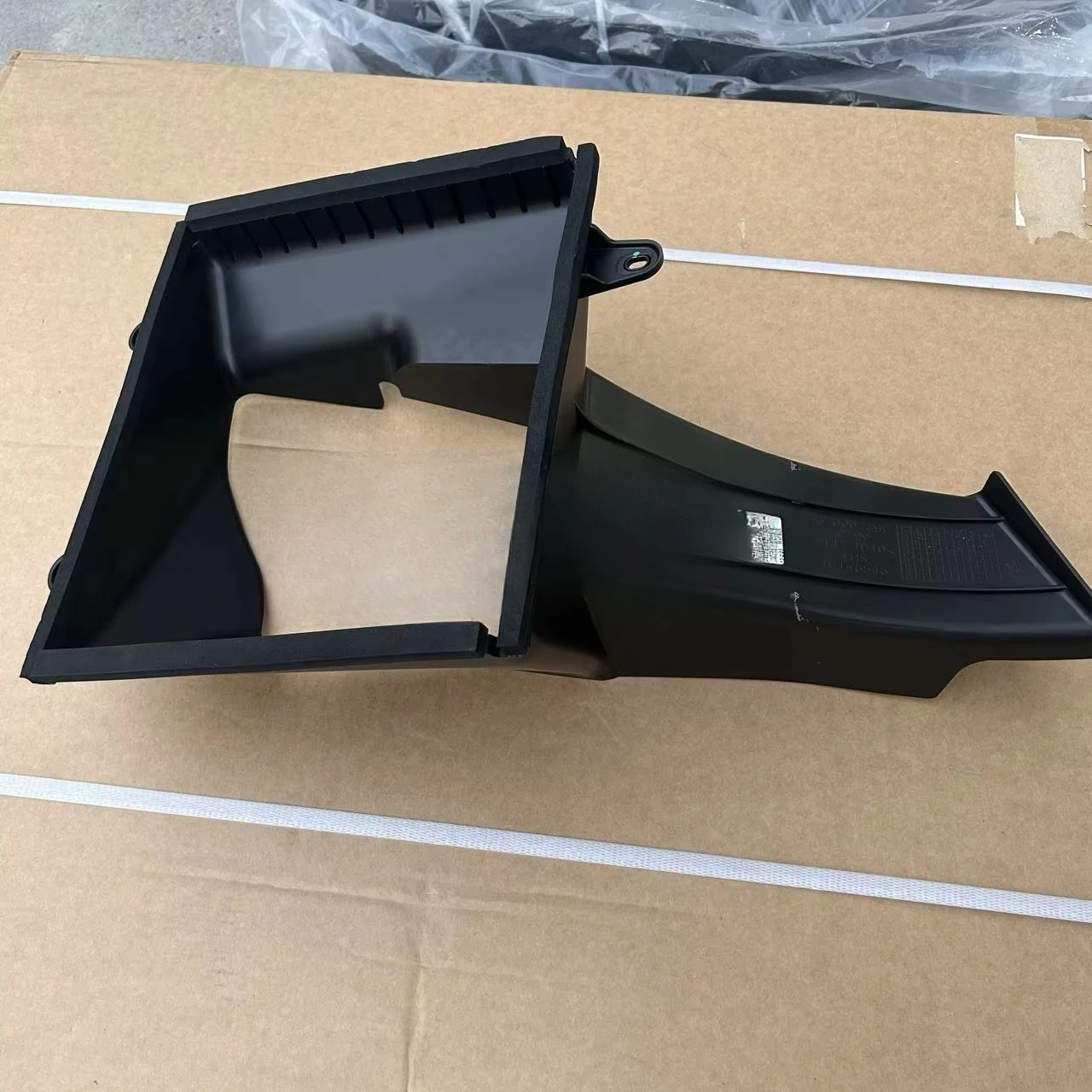 Intercooler System Side Air Duct for  M156 2013-2017 New Condition Model 670002898 & 670002899