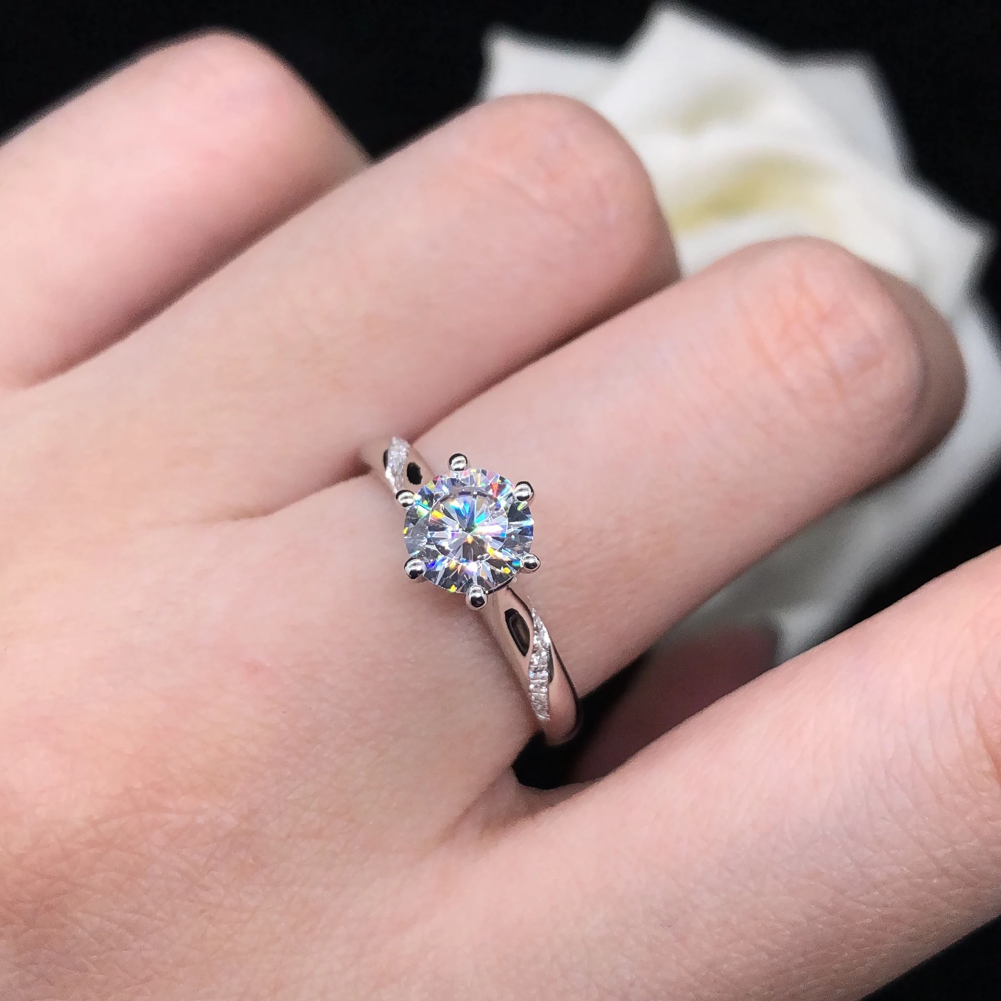 

Gorgeous 3Ct 9.0mm D Moissanite Engagement Ring for Women Platinum 950 Wedding Marriage Jewelry