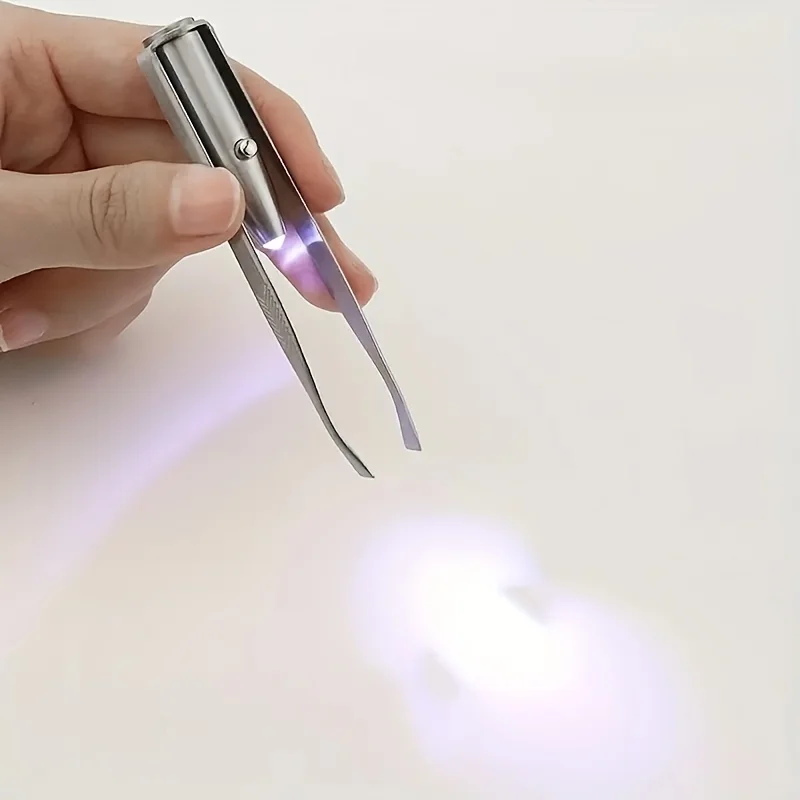 Pince à sourcils à lumière LED améliorée, outil avec conception intelligente pour une mise en forme parfaite des sourcils et une Application de faux cils, 1/2 pièces