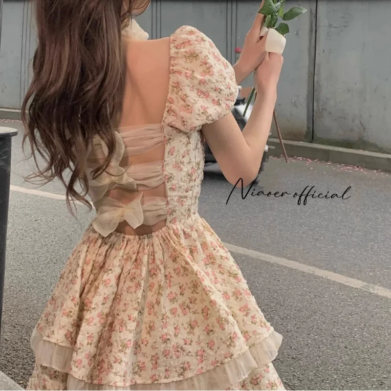 Fiocco francese Backless Summer Lolita 2024 Patchwork stampato Ruffles Floral Zipper Fashion Elegant Slim Casual Puff Sleeve Dresses