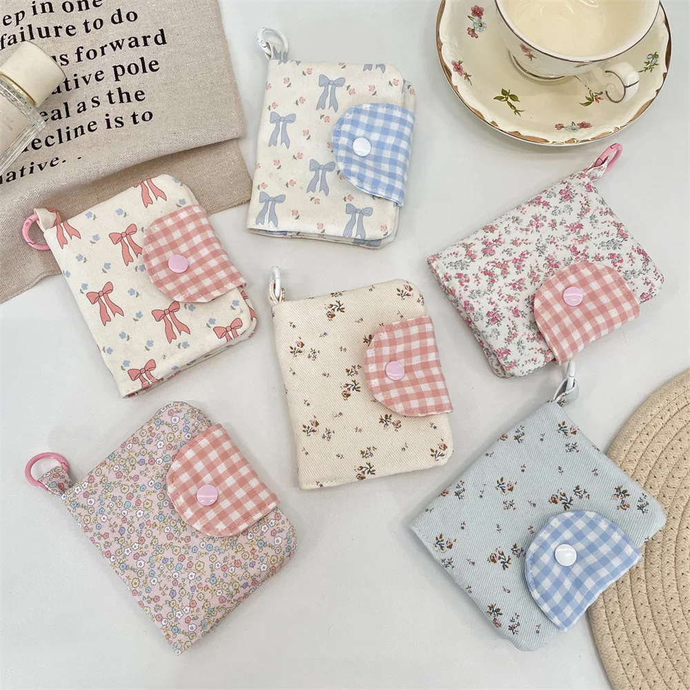 Tarjetero con estampado de lazo Floral, monedero para estudiante, billetera dulce de doble pliegue con llavero, bolsa de almacenamiento portátil para auriculares para niñas