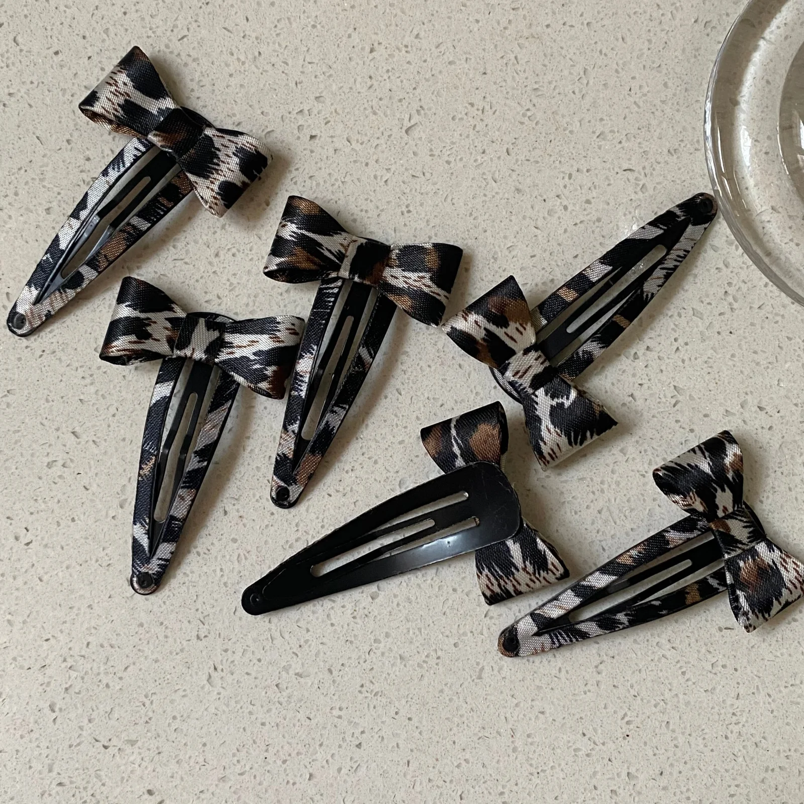 1 قطعة اليدوية الأبيض ليوبارد طباعة القوس دمعة BB كليب-أنيقة وعصرية الجبهة هامش الجانب كليب جديد وصول #4