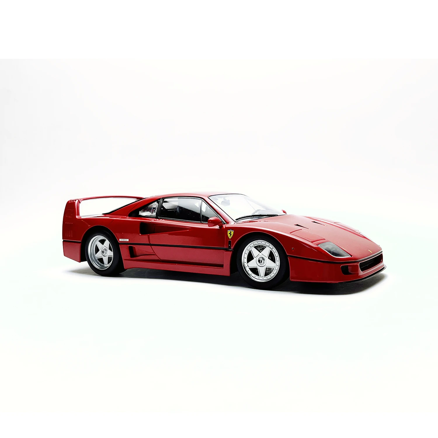 KK 1:18 Scale Diecast Alloy Ferrari F40 Supercar Toys Cars Model Classics Adult Collectible Souvenir Gifts Static Display